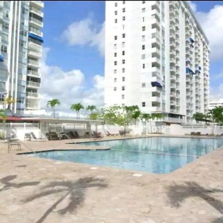 Beach Apartments At Marbella Del Caribe Сан Хуан Екстериор снимка