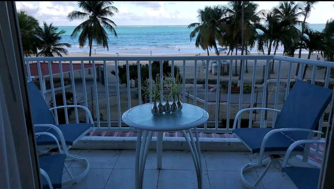 Beach Apartments At Marbella Del Caribe Сан Хуан Екстериор снимка