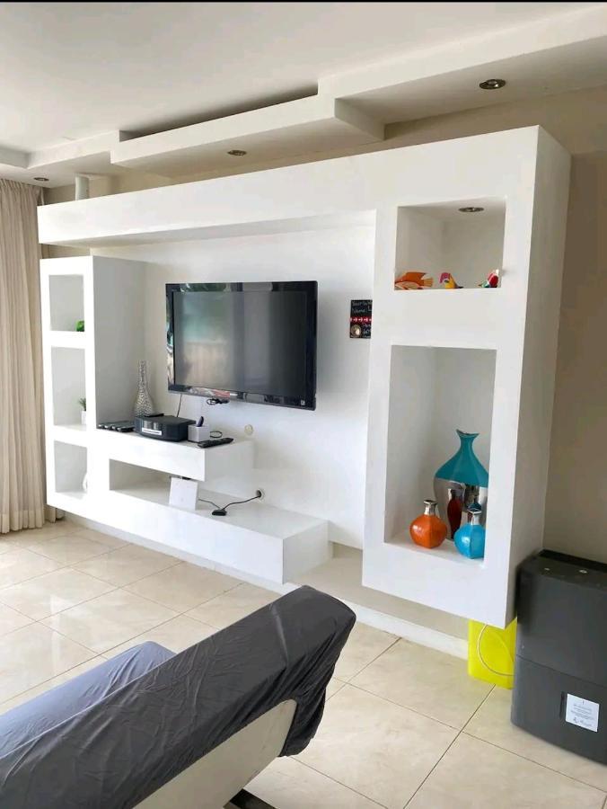Beach Apartments At Marbella Del Caribe Сан Хуан Екстериор снимка
