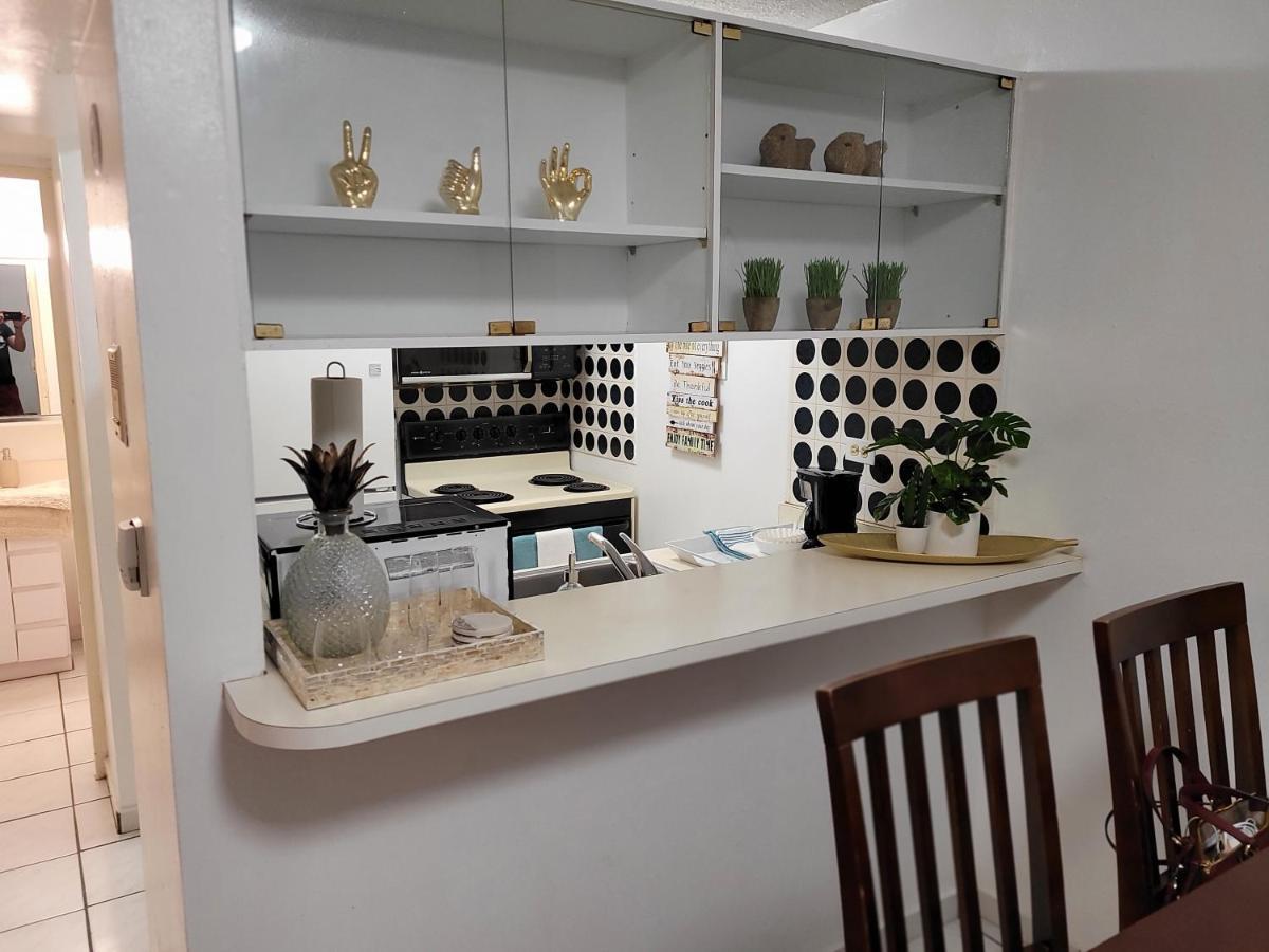 Beach Apartments At Marbella Del Caribe Сан Хуан Екстериор снимка